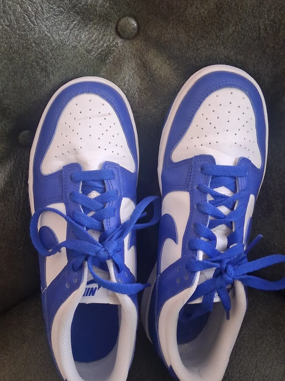 Nike Kids Low-Top Sneakers in White and Blue